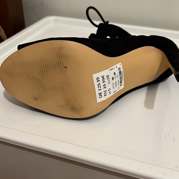 NEW LOOK CAGED LOOK HIGH HEELS - Picture 4 of 8